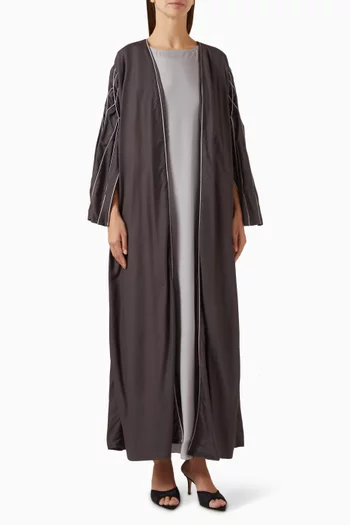 عباية بتطريزات وشيلة
