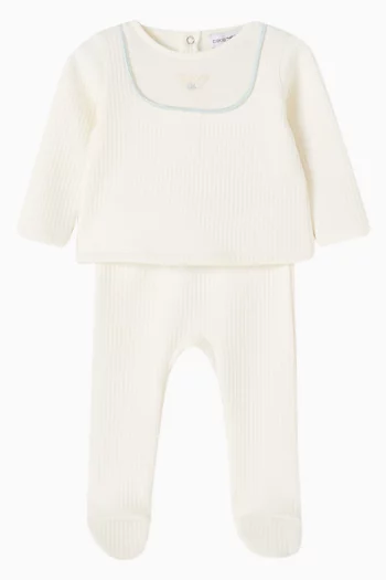 طقم متناسق بحواف بلون مغاير 