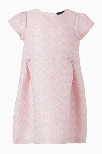 فستان بشعار الماركة