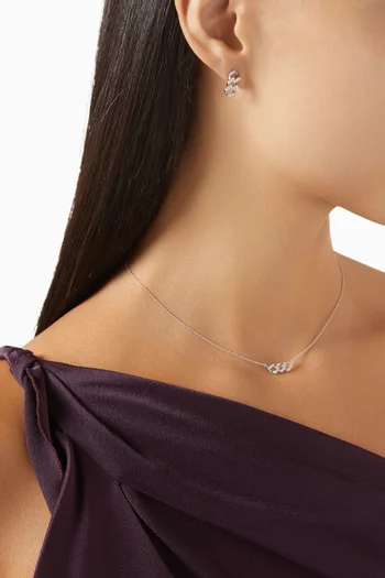 قلادة بدلاية متداخلة مرصعة بالماس ذهب أبيض عيار 18