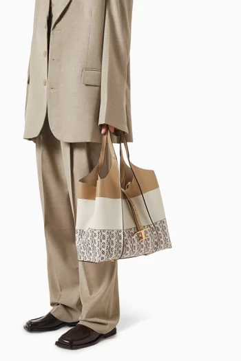 Medium T Timeless Shoulder Bag in Leather