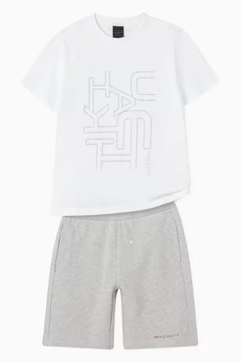 Essential Logo Shorts in Cotton