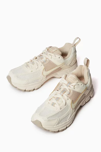 Zoom Vomero 5 Sneakers in Mesh & Leather