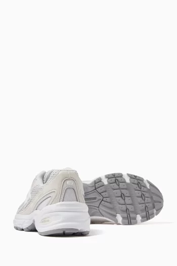 740 Sneakers in Mesh