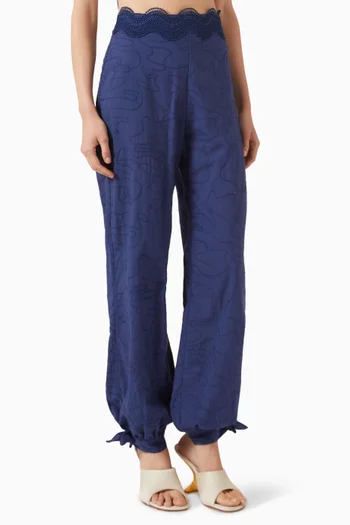 بنطال اوا بحواف دانتيل