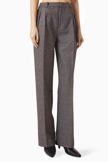 بنطال بقصة ساق مستقيمة