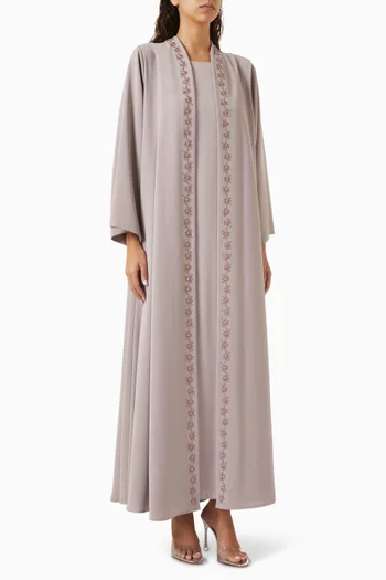 طقم عباية بحواف مطرزة كريب
