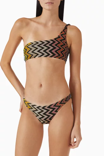 طقم بيكيني بكتف مكشوف