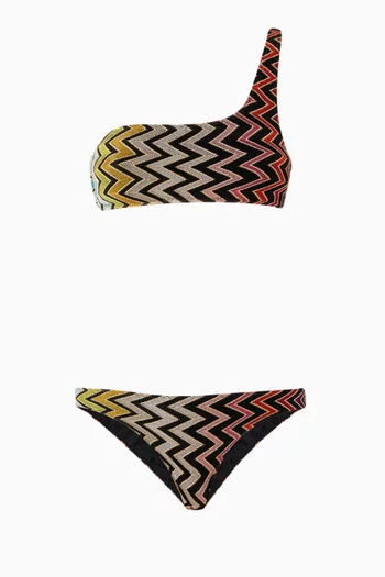 طقم بيكيني بكتف مكشوف