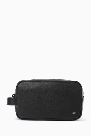Hilfiger Flag Toiletry Bag in Leather