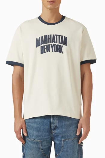 تي شيرت بشعار الماركة بتصميم جامعي قطن