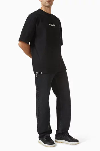 تي شيرت مطرز بشعار الماركة قطن عضوي