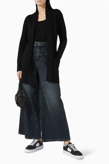 كارديغان بحزام وشعار الماركة