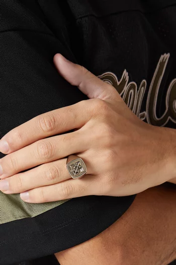 خاتم بشعار الأسهم البارز نحاس بلون فضي