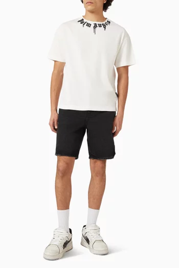 تي شيرت بطبعة شعار الماركة قطن