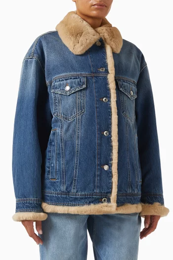 جاكيت بقصة فضفاضة دينم وفرو