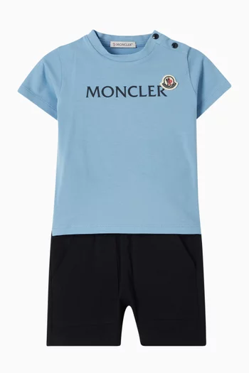 طقم متناسق بطبعة وشعار الماركة قطن