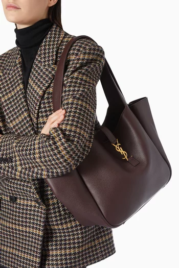 Le 5 À 7 Bea Tote Bag in Grained Leather
