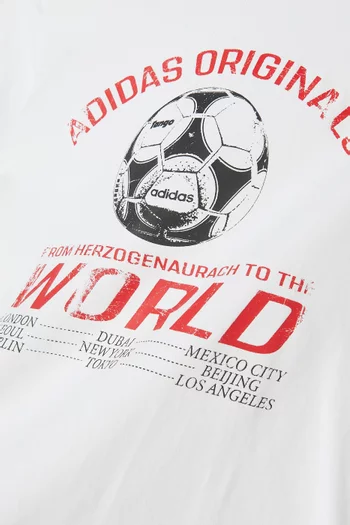 تي شيرت بطبعة كرة قدم 