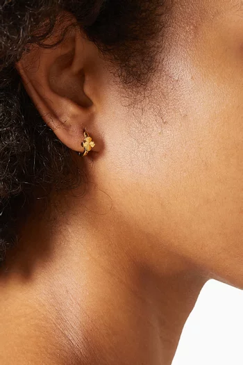 Spade Flower Huggie Earrings in Gold-plated Brass