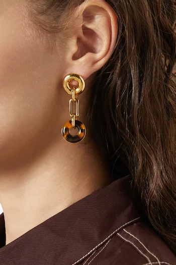 أقراط متدلية بتصميم متداخل مينا ونحاس