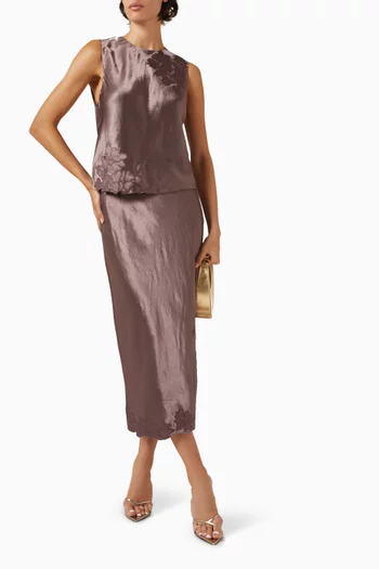 بلوزة بطبقة مطرزة ستان