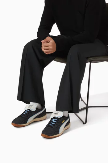 King Indoor Sneakers