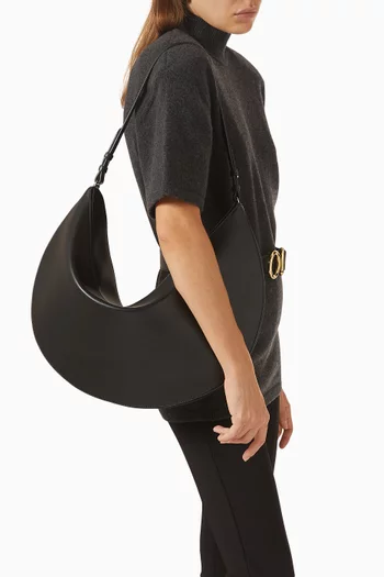 Le Sac Ovalo Shoulder Bag in Leather