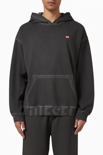 كنزة بغطاء رأس وشعار الماركة قطن