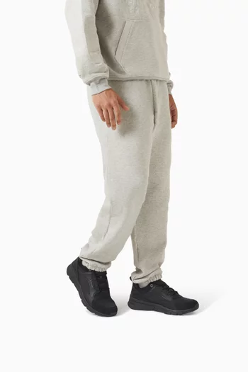 سنيكرز كليت من خامات مختلفة بارزة الملمس