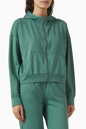 كنزة هيلو بغطاء رأس بقصة عصرية وسحّاب قماش دريم نت