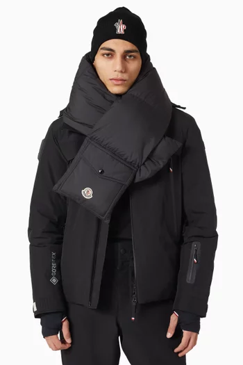 وشاح مبطن بالزغب قابل للطي