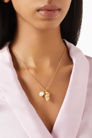Seashell Pendant Necklace in 18kt Gold-plated Brass