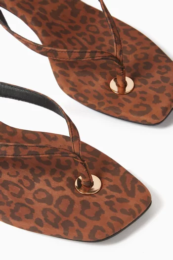 LARA 35 SQUARE TOE THONG SLIPPER MULE IN SATIN WITH A BLACK SUEDE STUDIO ENGRAVED GOLD MEDALLION AROUND THE TOE POST, SET ON A CONE KITTEN HEEL:Brown    :39|218628403