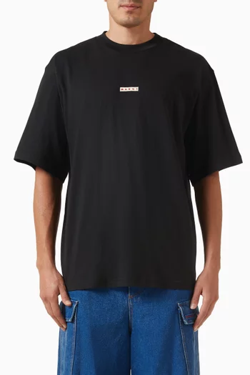 تي شيرت برقعة شعار الماركة قطن