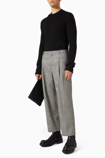 Round-neck Sweater in Knit