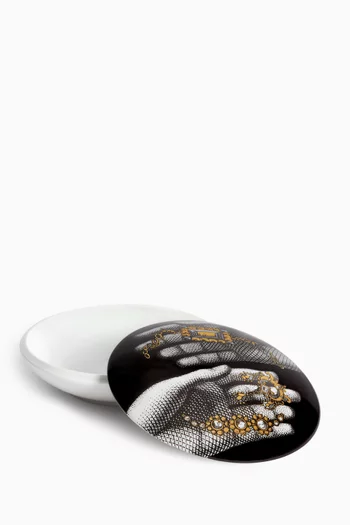 Hand with Jewellery Round Box in Porcelain