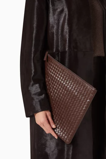 A4 Pochette in Woven Leather