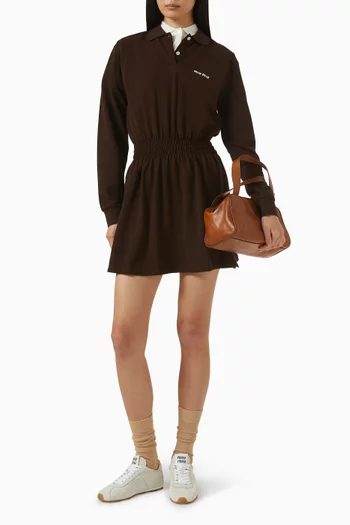 فستان بولو مطرز بشعار الماركة قطن