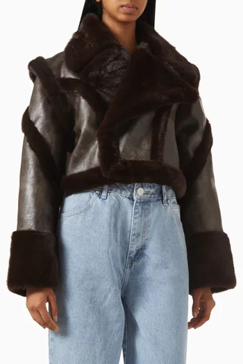 جاكيت 2 في 1‏ بقصة كلاسيكية جلد نباتي ناعم