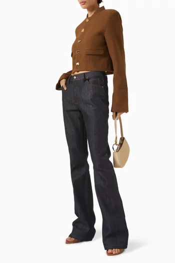 جاكيت فيتشير قصير بقصة مربعة وأزرار