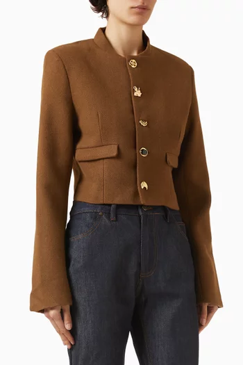 جاكيت فيتشير قصير بقصة مربعة وأزرار