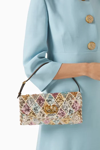 حقيبة كتف فين صغيرة بتصميم ناعم