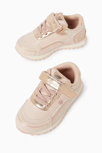Byrdie Sneakers in Faux Leather