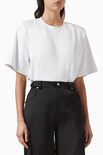 بودي سوت بأكتاف عريضة