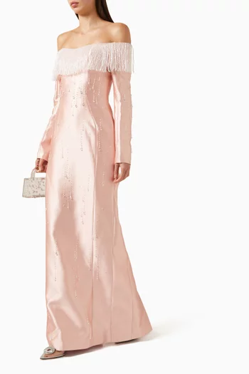 فستان تاليا طويل بأكتاف مكشوفة وتطريزات