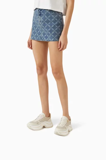 سنيكرز آرلا بنعل سميك شمواه وقنب بنقشة شعار الماركة