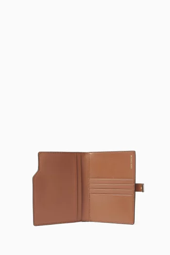 حافظة جواز سفر قنب بنقشة شعار الماركة