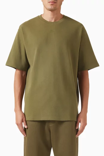 تي شيرت بشعار الماركة بيكيه