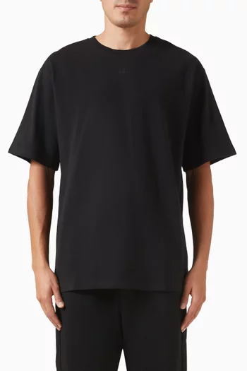 تي شيرت بشعار الماركة بيكيه